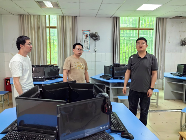 外国语学院开展实验室安全检查 筑牢安全防线